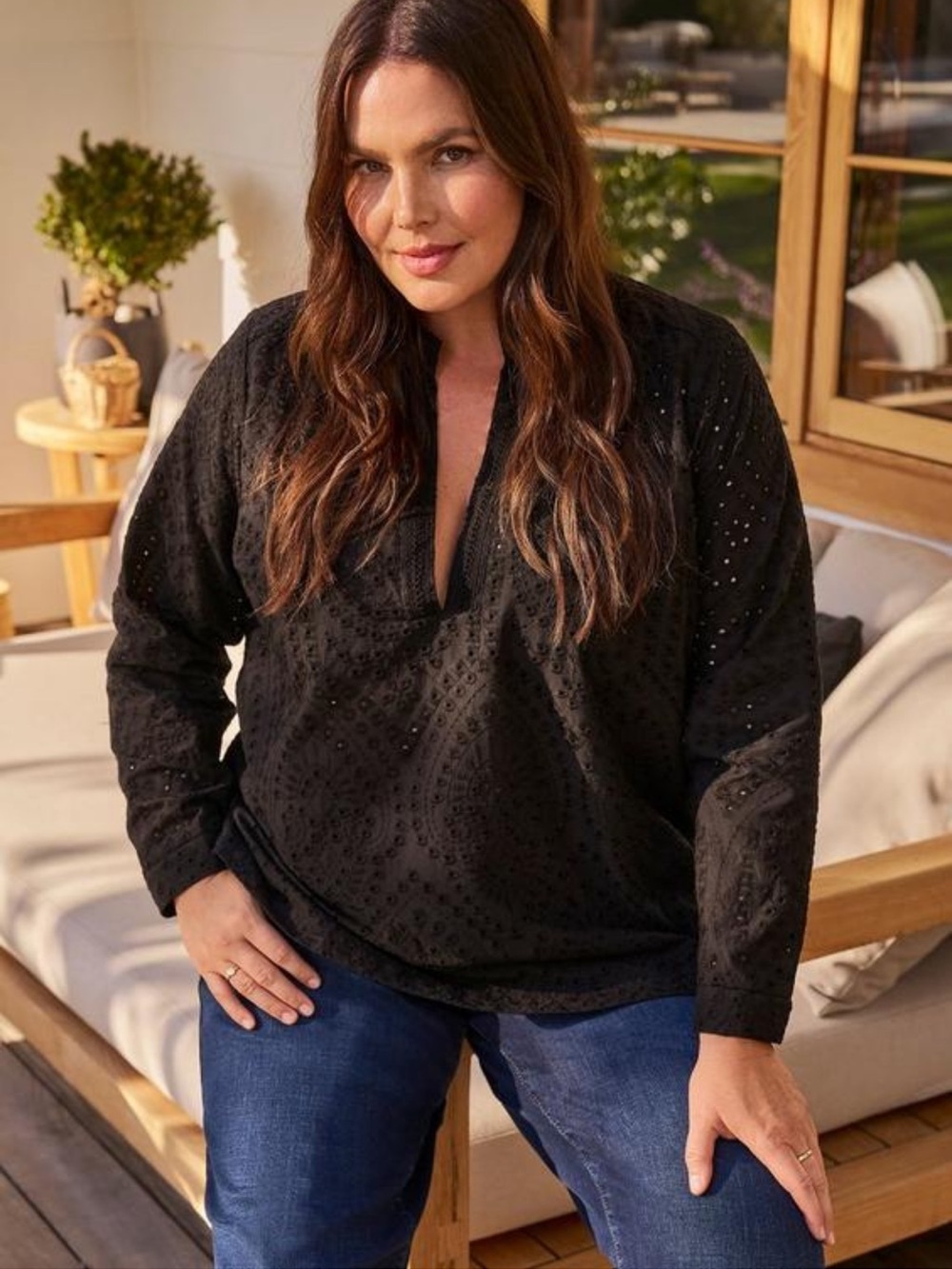 NWT Torrid Size 00 Belle Isle Women's Black Eyelet Long-Sleeve Top